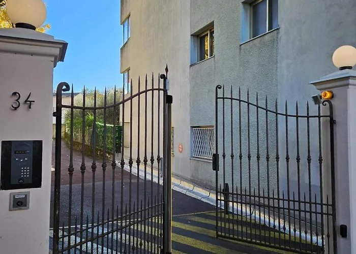 Centre De *