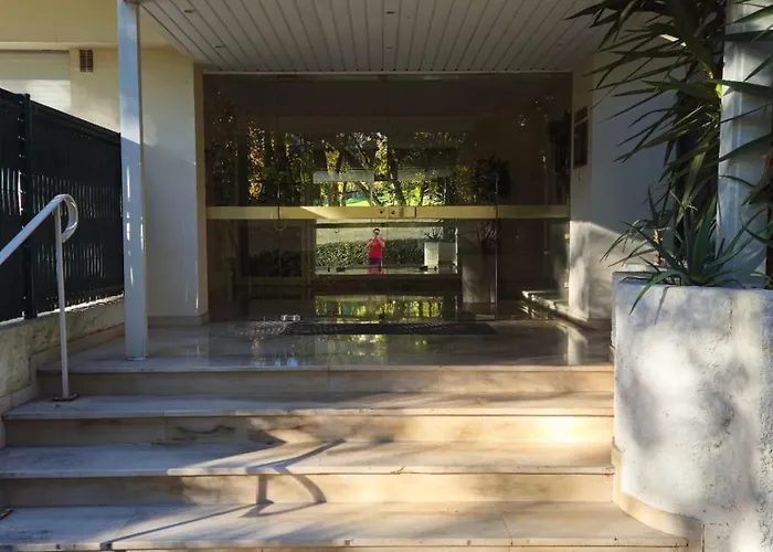Centre De Daire Cannes