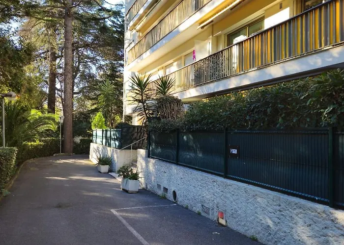 Centre De *